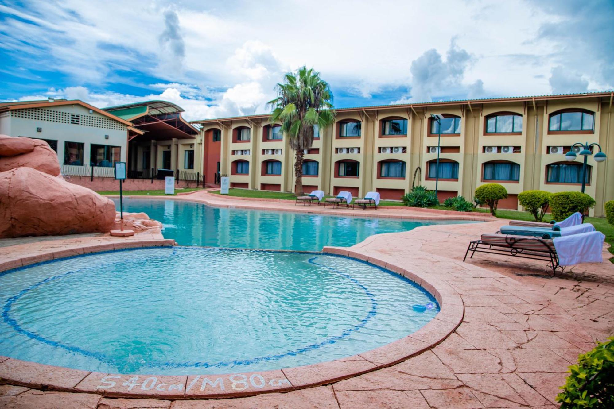 M'Kango Golfview Hotel Λουσάκα Εξωτερικό φωτογραφία