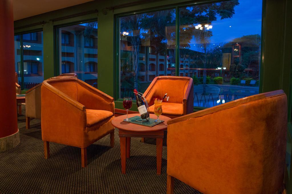 M'Kango Golfview Hotel Λουσάκα Εξωτερικό φωτογραφία